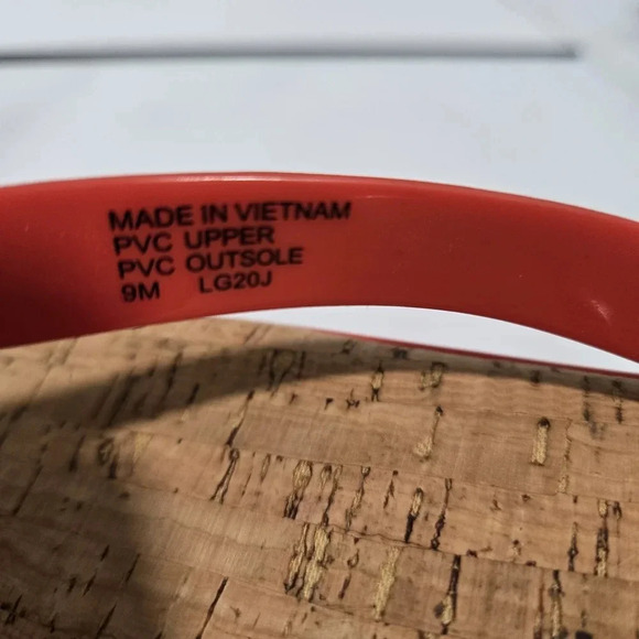 Michael Kors Cork Flip-Flops – Bright and Stylish Comfort - Picture 9 of 9